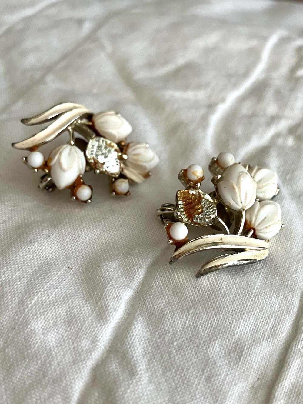 Vintage Coro Coastal Shell Beach Boho Clip Earrings 1950s